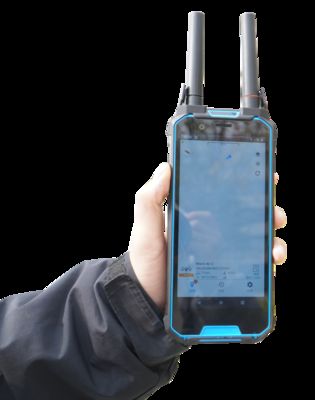 1.5 किमी हैंडहेल्ड रेडियो फ्रीक्वेंसी एंटी ड्रोन सिस्टम कम त्रुटि 700+ प्रकार के वाणिज्यिक ड्रोन।